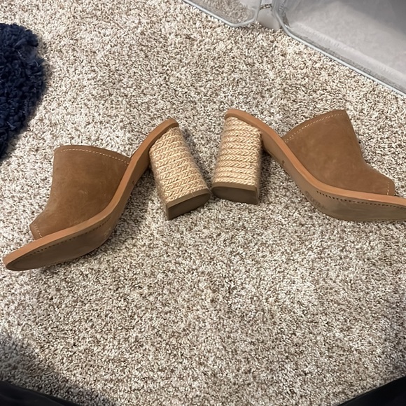 Dolce Vita shoes - Picture 2 of 3